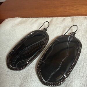 Kendra Scott Black Stone Drop Earrings – Gunmetal Finish